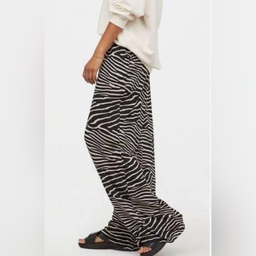 H&M viscose paper bag waist w/ self tie, animal, print wide leg pant size 14.